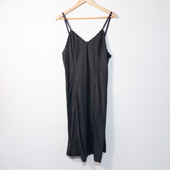 Dresses & Skirts - Black Vintage Slip Dress